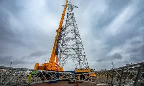 New pylons being constructed