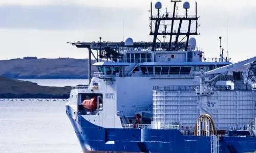 NKT-HV-Offshore-Shetland pull-in_installation_offshore